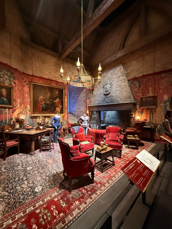 Общага Гриффиндора. Мне бы в такую в студенчестве.